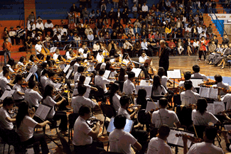 Orquestras infanto-juvenis fazem um magnífico concerto em Tarija