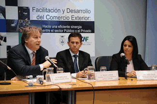 CAF realiza evento para promover o desenvolvimento do comércio exterior no Uruguai
