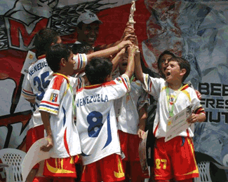 Equipes latinas confraternizam na Copa da Amizade