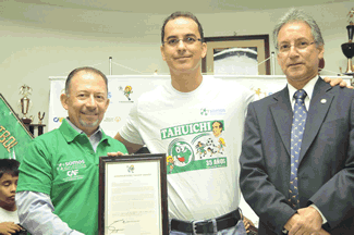 CAF recebeu o “Tahuichi Mayor”, máximo reconhecimento da Academia de Santa Cruz 