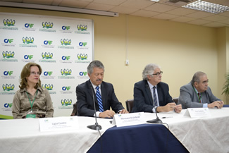 CAF assina acordos para preservar o meio ambiente equatoriano