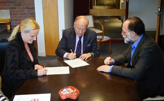 CAF y Universidad de Harvard firman convenio 